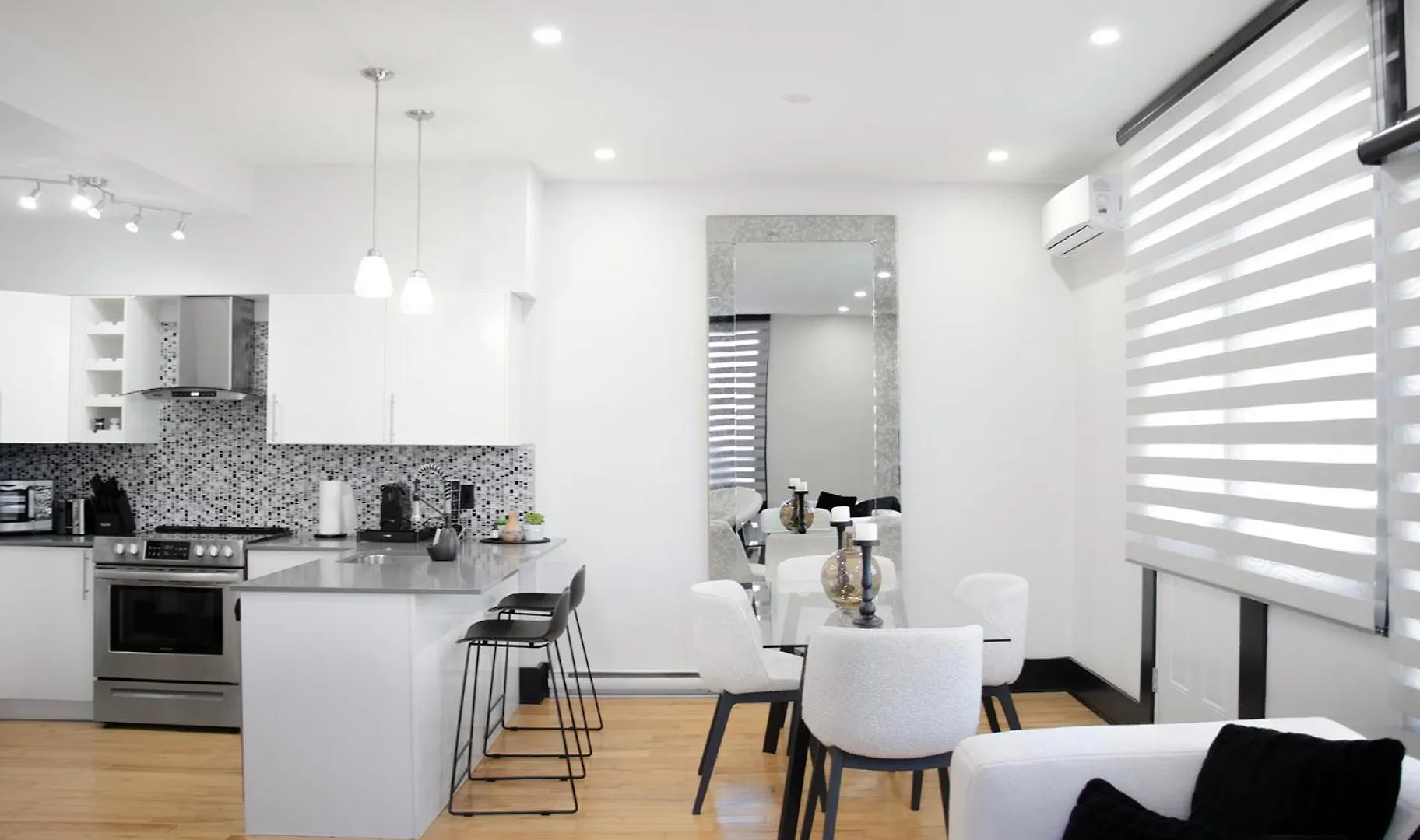 Chic 1-Bedroom Retreat In Montreal'S Vibrant Plateau Mont-Royal Area - Apt 3 Montreal