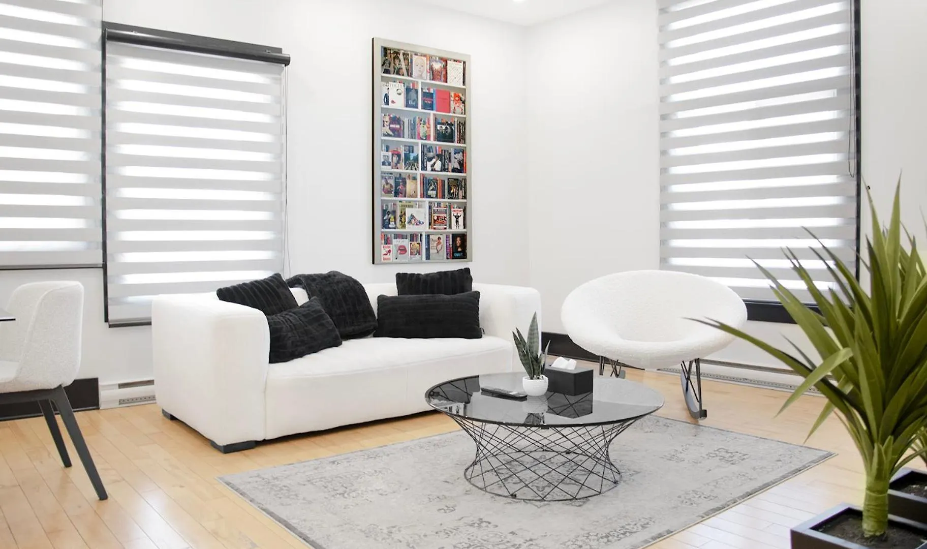 Chic 1-Bedroom Retreat In Montreal'S Vibrant Plateau Mont-Royal Area - Apt 3 0*,  Canada